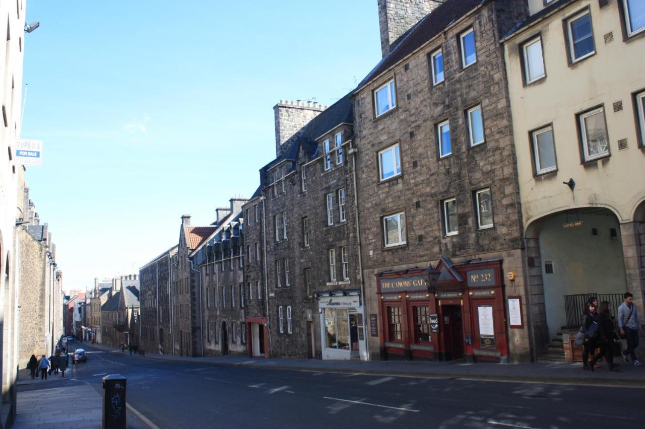 Royal Mile Famous Canongate Flat エディンバラ エクステリア 写真